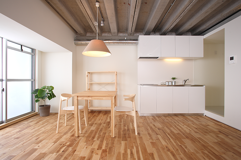 そんなご家族様の負担を軽減するため亡くなった大切な方の遺品整理を隅々までご納得して頂く様に行います。